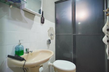 Banheiro Corredor de apartamento à venda com 1 quarto, 48m² em Bom Jesus, Porto Alegre