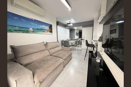 Sala de apartamento para alugar com 2 quartos, 70m² em Barra da Tijuca, Rio de Janeiro
