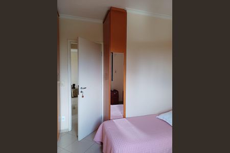 Quarto de apartamento à venda com 2 quartos, 60m² em Jardim Tupanci, Barueri