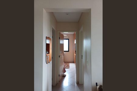 Sala de apartamento à venda com 2 quartos, 60m² em Jardim Tupanci, Barueri