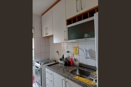 Cozinha de apartamento à venda com 2 quartos, 60m² em Jardim Tupanci, Barueri