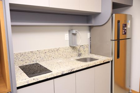 Cozinha de kitnet/studio para alugar com 1 quarto, 25m² em Caminho das Árvores, Salvador