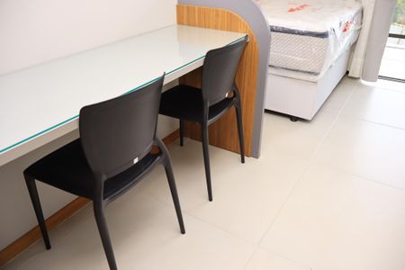 Cozinha de kitnet/studio para alugar com 1 quarto, 25m² em Caminho das Árvores, Salvador
