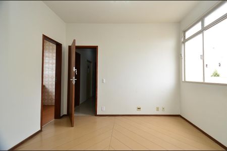 Sala de apartamento para alugar com 2 quartos, 60m² em Cidade Nova, Belo Horizonte