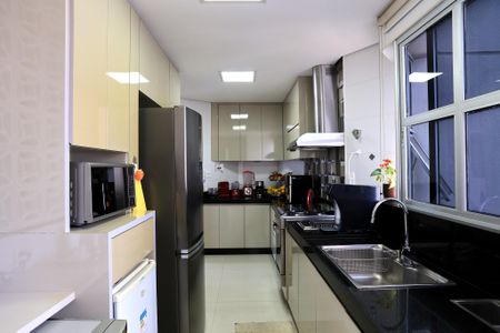 Apartamento à venda com 108m², 3 quartos e 2 vagas Apartamento à venda com 108m², 3 quartos e 2 vagasCozinha