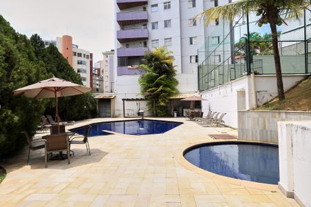 Apartamento à venda com 108m², 3 quartos e 2 vagas Apartamento à venda com 108m², 3 quartos e 2 vagasÁrea comum - Piscina