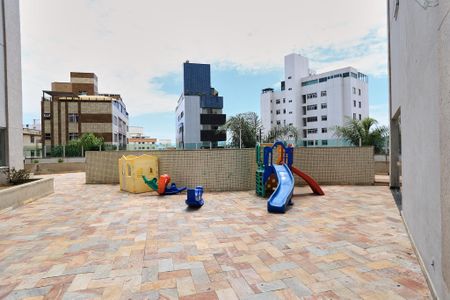 Apartamento à venda com 108m², 3 quartos e 2 vagas Apartamento à venda com 108m², 3 quartos e 2 vagasÁrea comum - Playground