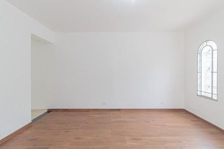 Casa à venda com 335m², 3 quartos e 5 vagasSala