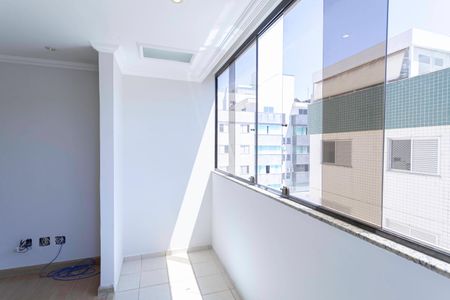 Varanda da sala de apartamento à venda com 3 quartos, 100m² em Castelo, Belo Horizonte