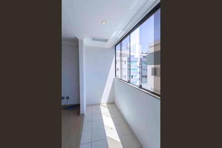 Varanda da sala de apartamento à venda com 3 quartos, 100m² em Castelo, Belo Horizonte