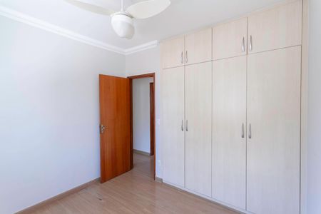 Apartamento à venda com 100m², 3 quartos e 2 vagasQuarto 2