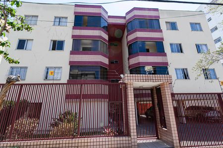 Apartamento à venda com 100m², 3 quartos e 2 vagasFachada