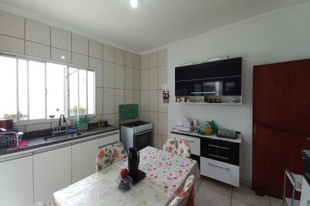Casa à venda com 364m², 4 quartos e 8 vagasCozinha 