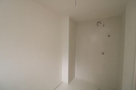 Banheiro de kitnet/studio à venda com 1 quarto, 25m² em Vila Ema, São Paulo
