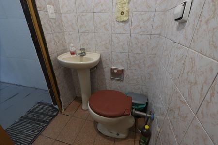 Banheiro de casa para alugar com 1 quarto, 40m² em Jardim Vila Formosa, São Paulo