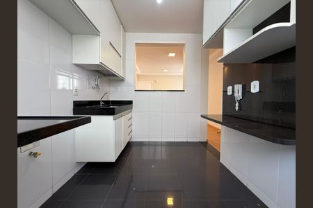 Cozinha de apartamento para alugar com 3 quartos, 65m² em Buritis, Belo Horizonte