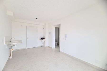 Sala/Cozinha de apartamento para alugar com 2 quartos, 35m² em Vila Graciosa, São Paulo
