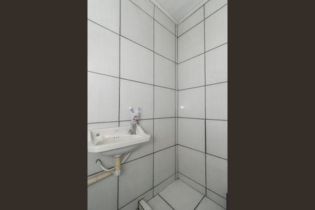 Banheiro da Suíte de casa para alugar com 1 quarto, 100m² em Jardim Carvalho, Porto Alegre