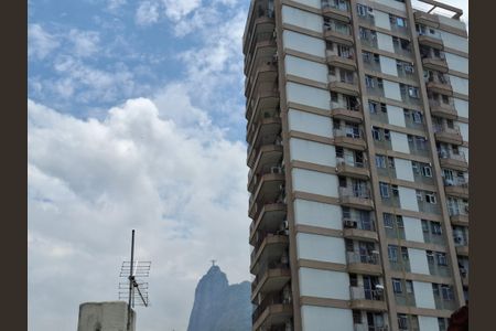 Apartamento à venda com 96m², 3 quartos e sem vaga Apartamento à venda com 96m², 3 quartos e sem vagaÁrea comum