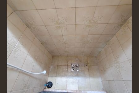 Banheiro Social de apartamento para alugar com 1 quarto, 1m² em Taquara, Rio de Janeiro