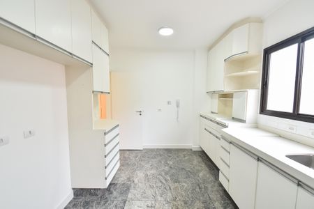 Apartamento para alugar com 138m², 3 quartos e 3 vagas Apartamento para alugar com 138m², 3 quartos e 3 vagasCozinha