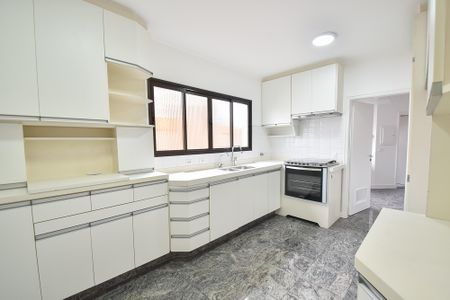 Apartamento para alugar com 138m², 3 quartos e 3 vagas Apartamento para alugar com 138m², 3 quartos e 3 vagasCozinha