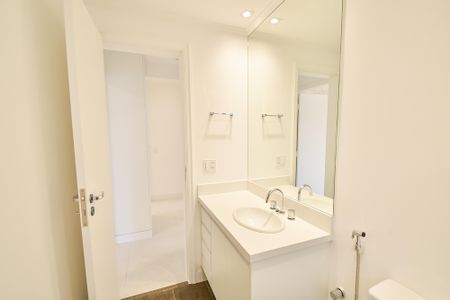 Apartamento para alugar com 138m², 3 quartos e 3 vagas Apartamento para alugar com 138m², 3 quartos e 3 vagasBanheiro