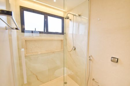 Apartamento para alugar com 138m², 3 quartos e 3 vagas Apartamento para alugar com 138m², 3 quartos e 3 vagasBanheiro da Suíte