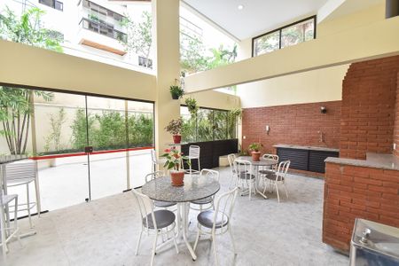 Apartamento para alugar com 138m², 3 quartos e 3 vagas Apartamento para alugar com 138m², 3 quartos e 3 vagasÁrea comum - Churrasqueira