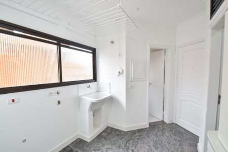 Apartamento para alugar com 138m², 3 quartos e 3 vagas Apartamento para alugar com 138m², 3 quartos e 3 vagasÁrea de Serviço