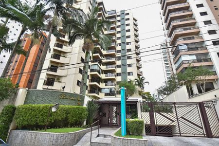 Apartamento para alugar com 138m², 3 quartos e 3 vagas Apartamento para alugar com 138m², 3 quartos e 3 vagasFachada