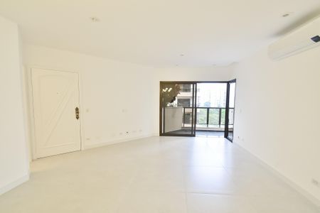 Apartamento para alugar com 138m², 3 quartos e 3 vagas Apartamento para alugar com 138m², 3 quartos e 3 vagasSala