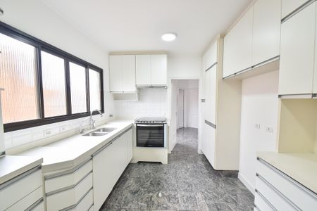 Apartamento para alugar com 138m², 3 quartos e 3 vagas Apartamento para alugar com 138m², 3 quartos e 3 vagasCozinha