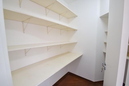 Apartamento para alugar com 138m², 3 quartos e 3 vagas Apartamento para alugar com 138m², 3 quartos e 3 vagasDespensa