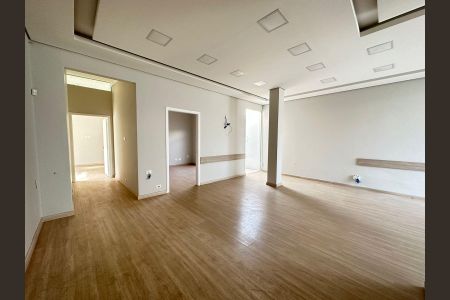 Casa para alugar com 406m², 8 quartos e 1 vagaSala 