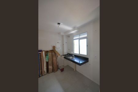 Apartamento para alugar com 40m², 2 quartos e 1 vaga Apartamento para alugar com 40m², 2 quartos e 1 vagaCozinha e Área de Serviço