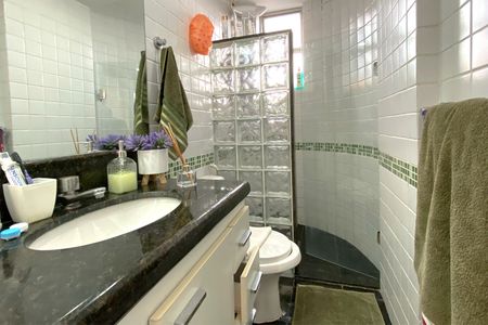 Apartamento à venda com 65m², 2 quartos e 2 vagas Apartamento à venda com 65m², 2 quartos e 2 vagasBanheiro da Suíte