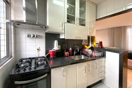 Apartamento à venda com 65m², 2 quartos e 2 vagas Apartamento à venda com 65m², 2 quartos e 2 vagasCozinha