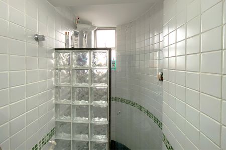 Apartamento à venda com 65m², 2 quartos e 2 vagas Apartamento à venda com 65m², 2 quartos e 2 vagasBanheiro da Suíte