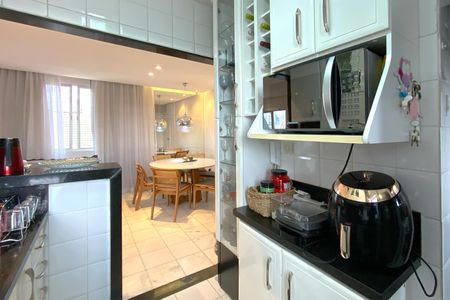 Apartamento à venda com 65m², 2 quartos e 2 vagas Apartamento à venda com 65m², 2 quartos e 2 vagasCozinha