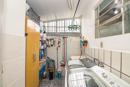 Casa à venda com 132m², 3 quartos e 5 vagas Casa à venda com 132m², 3 quartos e 5 vagasÁrea de Serviço