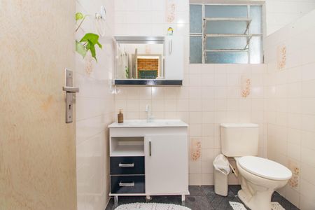 Casa à venda com 132m², 3 quartos e 5 vagas Casa à venda com 132m², 3 quartos e 5 vagasBanheiro Social