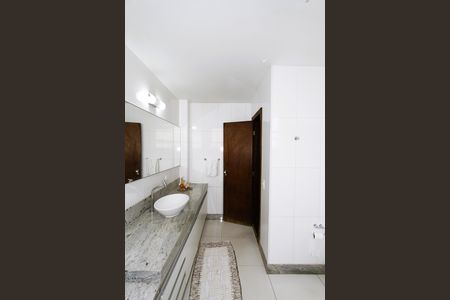 Apartamento à venda com 230m², 4 quartos e 2 vagasBanheiro Social