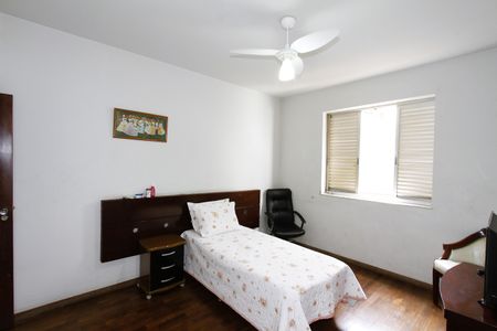 Apartamento à venda com 230m², 4 quartos e 2 vagasQuarto 2