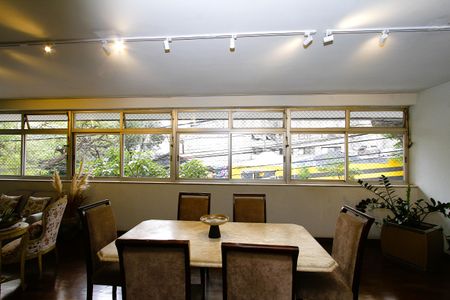 Apartamento à venda com 230m², 4 quartos e 2 vagasSala