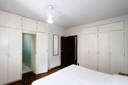 Apartamento à venda com 230m², 4 quartos e 2 vagasQuarto 4 - Suíte