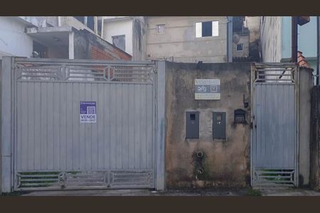 Casa à venda com 256m², 2 quartos e 4 vagasFachada / Placa 