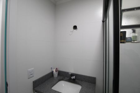 Banheiro de apartamento à venda com 1 quarto, 40m² em Petrópolis, Porto Alegre