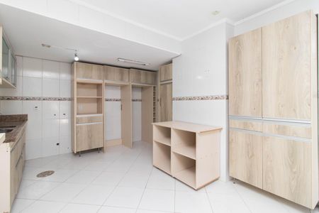 Casa à venda com 341m², 3 quartos e 8 vagasCozinha