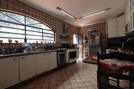 Casa para alugar com 560m², 7 quartos e 8 vagasCozinha